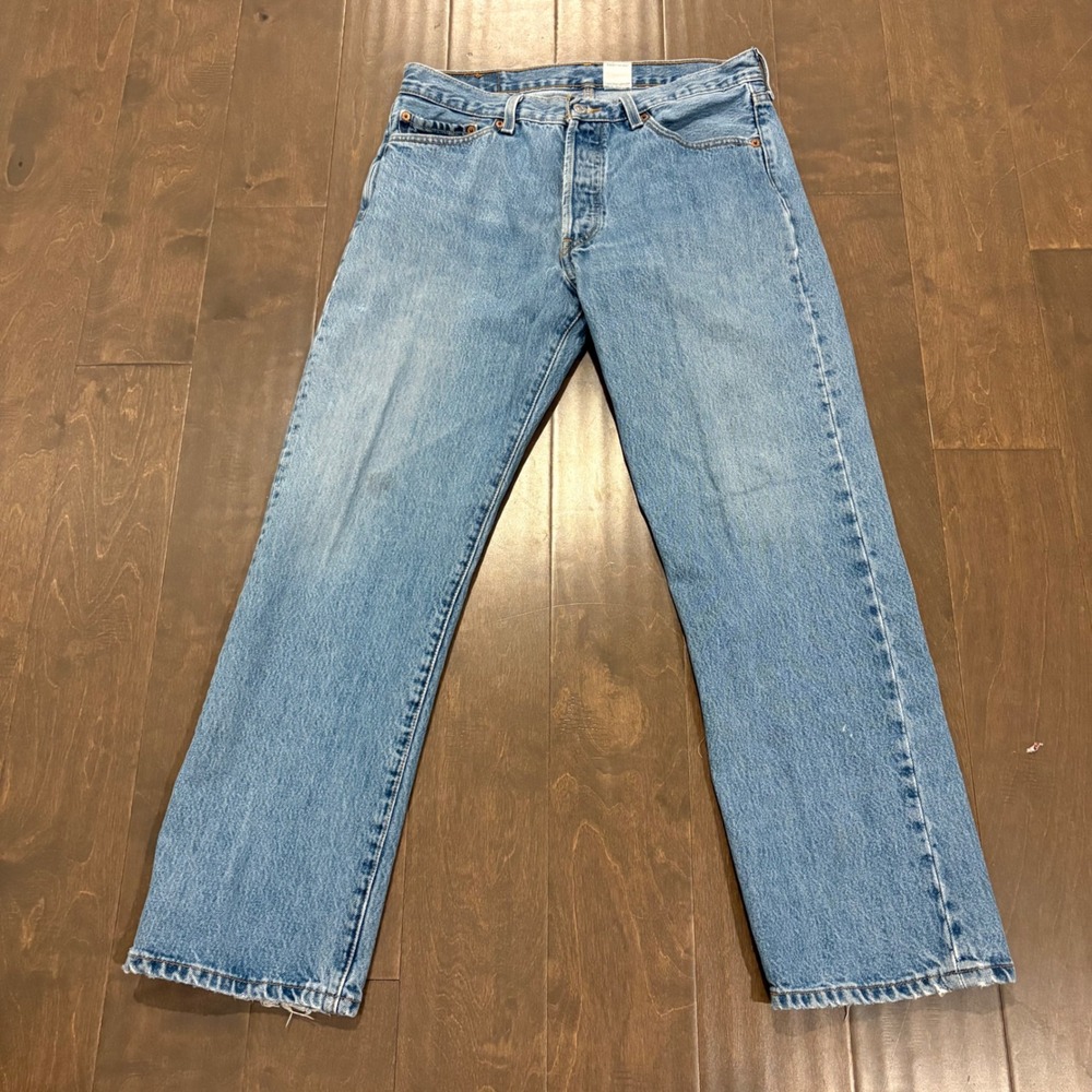 Levi's 501 Jeans Men 33x29 (Tag 33x30) Light Wash Blue Straight Leg Button Fly